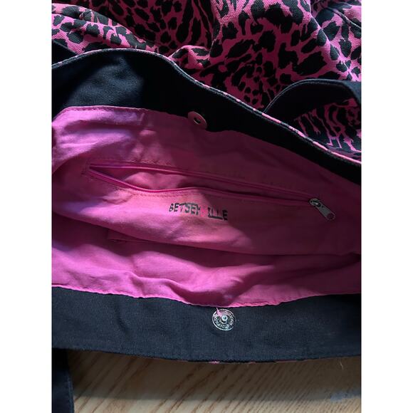 New Betsey Johnson Betsyville Animal Prt Purse Handbag Tote Bag Overnite 23”x16” - Picture 5 of 7